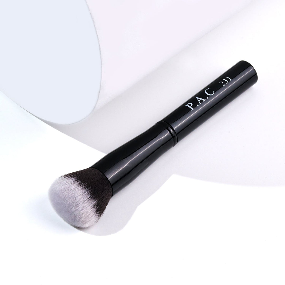 Pac Cosmetics Foundation Blending Brush 231