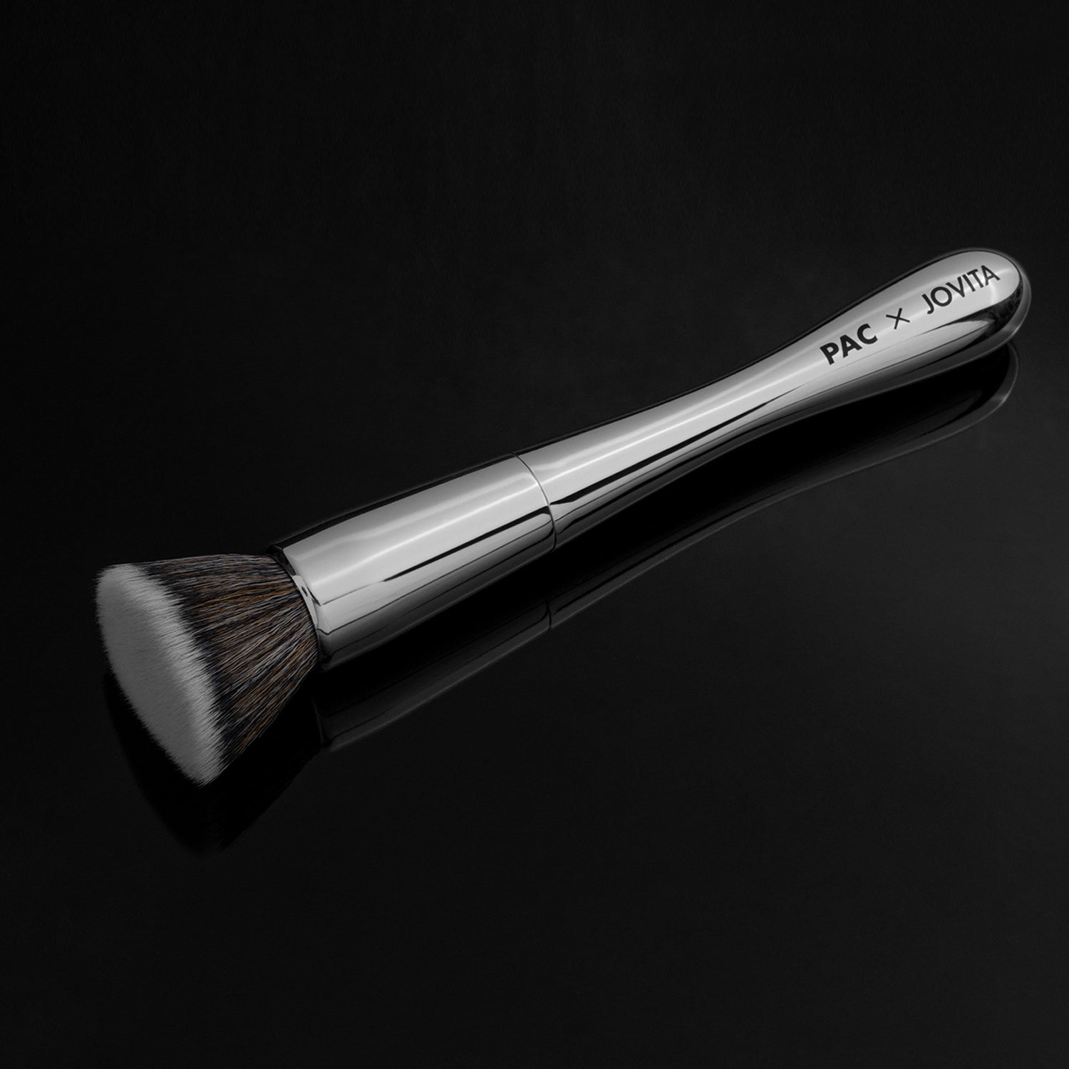 PAC X JOVITA Foundation Kabuki Brush